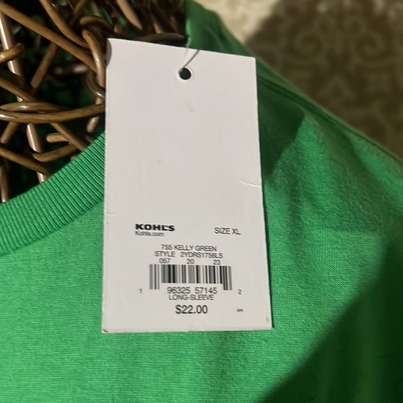 NWT, Grinch Long Sleeve Tee, Child size XL Kelly Green - Picture 2 of 3